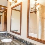 Skytop Farms Mountain Lodge bathroom