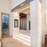 living-stone-–-stoneridge-haven-–-laurel-ridge-farms-–-waynesville-nc-–-custom-home-–-entryway-stone-arch-lit-steps-–-05