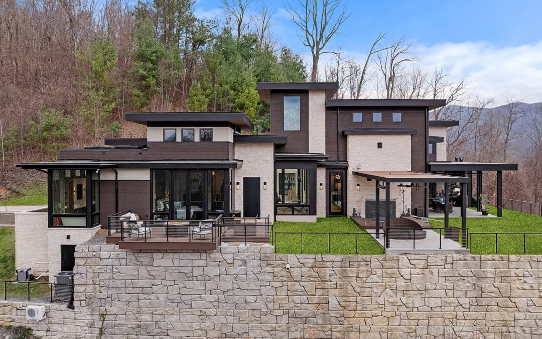 Does Cost Per Square Foot Include Outdoor Living Space?